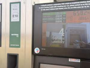 Benzín i nafta rychle zdražují. Pumpaři argumentují panikou a výkyvy nákupních cen