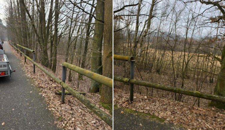Vandalové na cyklostezce zdevastovali přírodní zábradlí z 36 smrkových kulatin