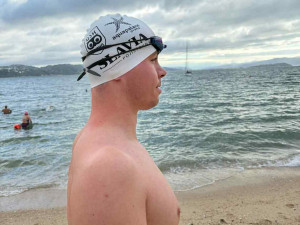 Český plavec a trenér z Aquapalace Praha Jakub Kačerovský pokořil Cookovu úžinu