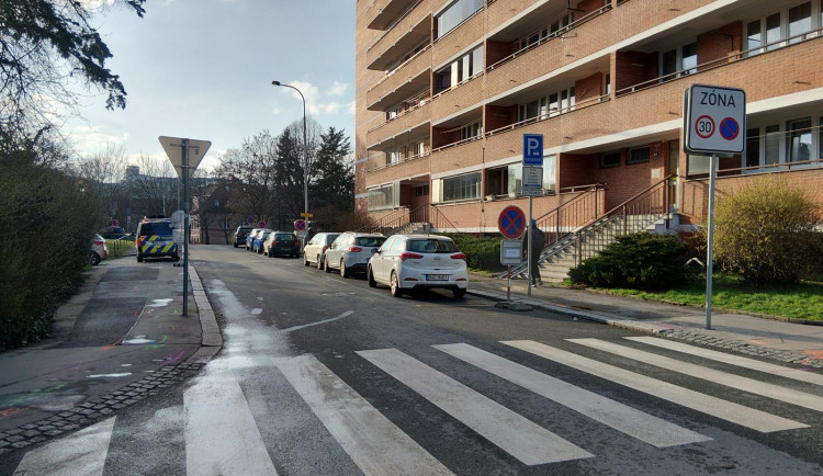 K nehodě došlo na křižovatce v Braníku.