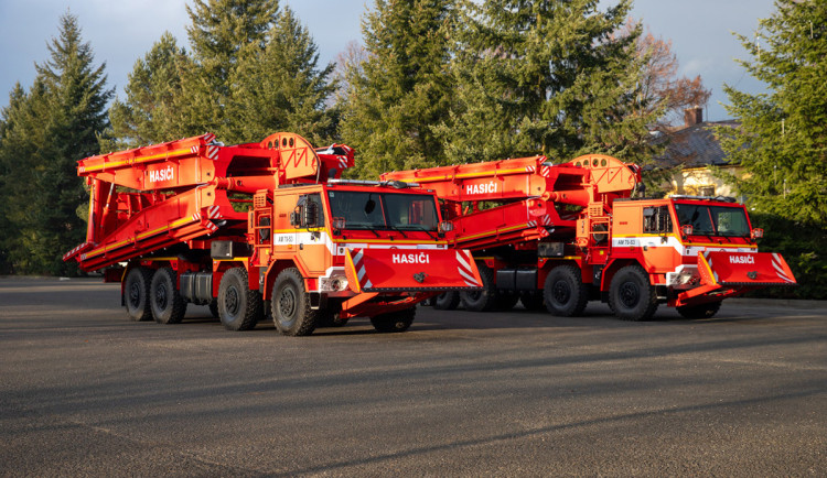 Mostní speciály za desítky milionů. Technika získala vylepšení po katastrofě na Jesenicku