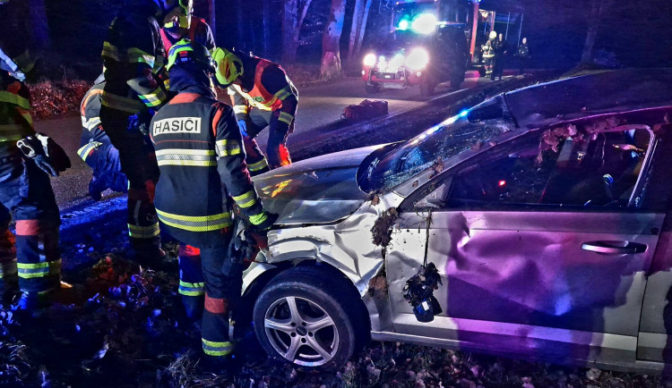 Při nehodě v Hrádku nad Nisou – Dolní Suché byli večer zraněni čtyři lidé
