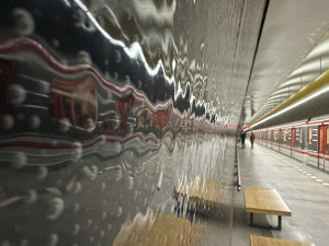 FOTO: Stanice Českomoravská prošla modernizací, přejmenovávat se nebude