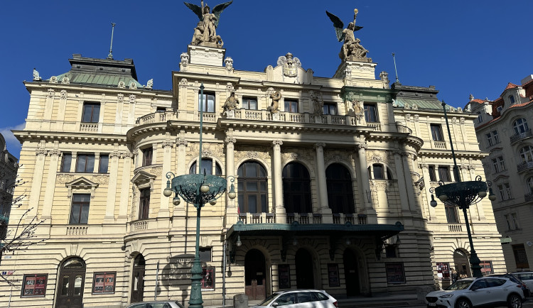 Divadlo je v havarijním stavu.