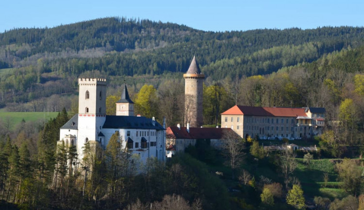 Horní zámek a Dolní hrad na Rožmberku se po letech spojily, čeká je rekonstrukce