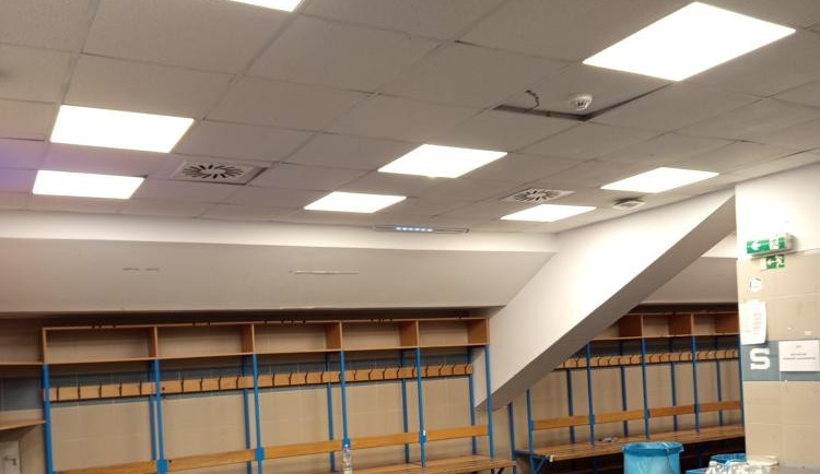V Plzni si stěžovali na stav šatny po návštěvě Sparty. Rozbitá už byla, brání se klub
