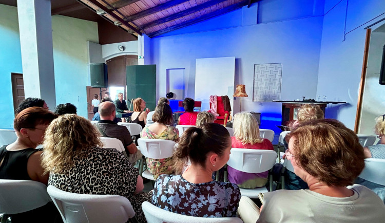 Letní scéna Horáckého divadla nabídne středeční koncerty. V plánu je i rekonstrukce