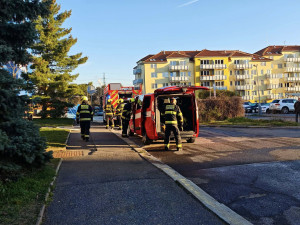 Na radnici Prahy 15 jsou po požáru škody za miliony. Vytopeno je sedm pater kanceláří