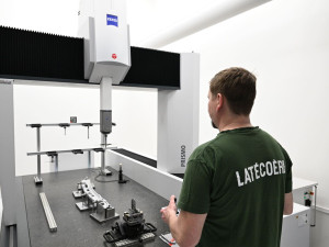 V Praze vyrábí pro nejznámější letadla světa. Teď hledají posily