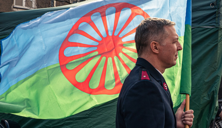 FOTO: Hudba, tanec a radost. Romové v Havířově oslavili svůj svátek