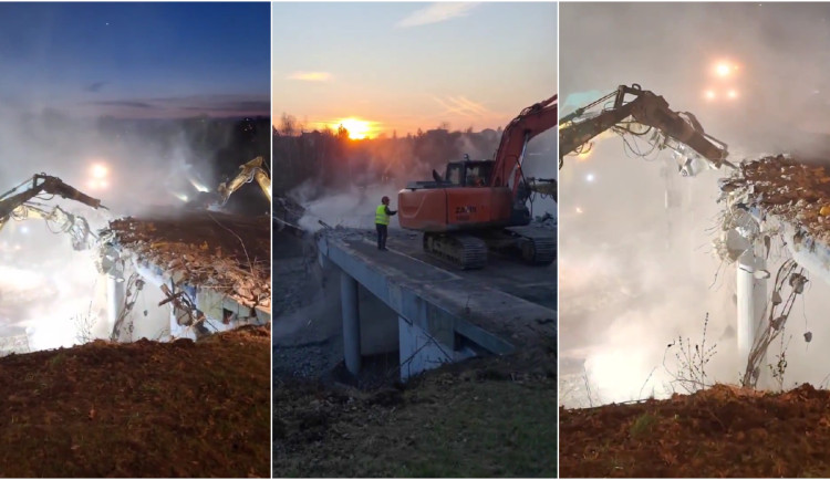 Dělníci během pár hodin zdemolovali most nad hlavním tahem z Liberce na Prahu