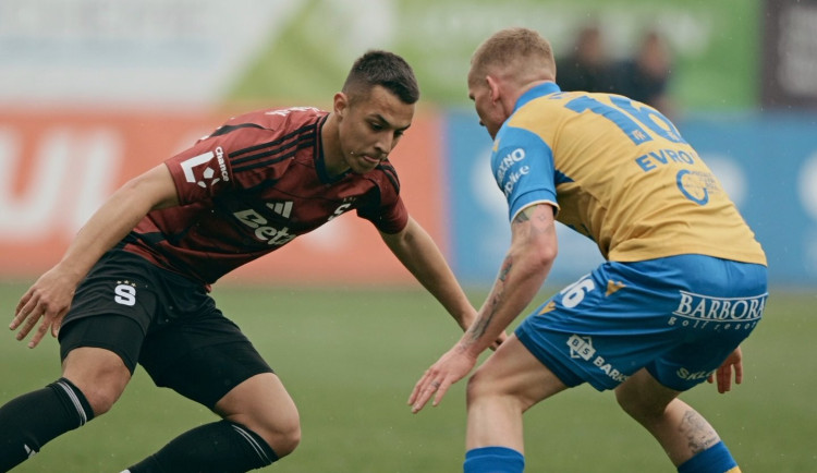 Fotbalisté Sparty zvítězili v Teplicích 1:0, jediný gól vstřelil Haraslín