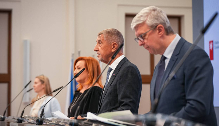 Vláda schválila zákon pro rychlou regulaci cen pohonných hmot