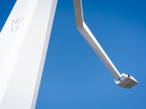 FOTO: Pilíř mezi domy, zátiší s kostelem. Prohlédněte si Dvorecký most očima architekta