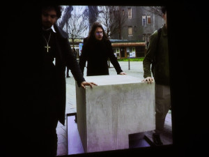 Kde končí svoboda? Výstava Zorky Lednárové boří mýty o bezbariérové Praze