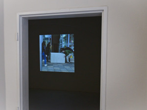 Kde končí svoboda? Výstava Zorky Lednárové boří mýty o bezbariérové Praze