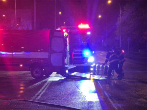 Na střelnici na Černém Mostě začalo hořet, kouř zastavil provoz metra
