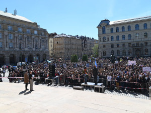 Média nedáme. Studenti vyrazili protestovat před ministerstvo kultury