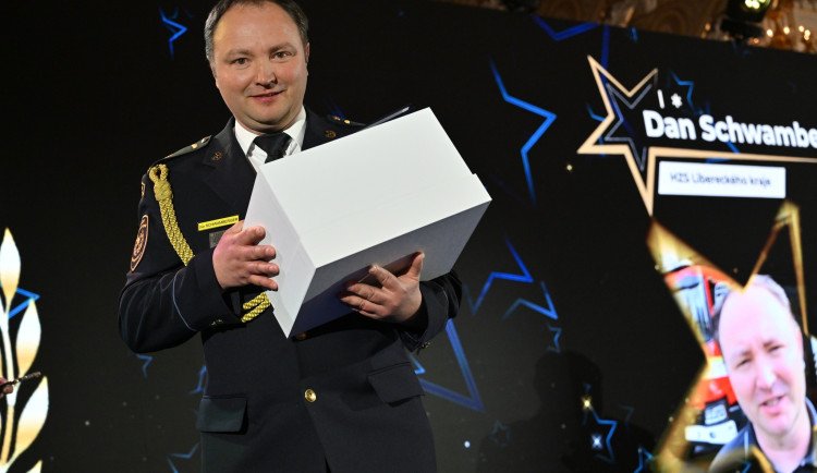 Hasičem roku je českolipský velitel profíků Dan Schwamberger, ocenění získal za záchranu života