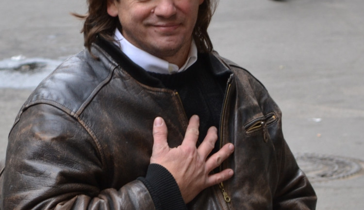 Poslední rozloučení s hercem Potměšilem se dnes koná na dvou místech v centru Prahy