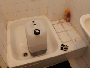 Pervitin vařili ve velkém. Kriminálka si na gangstery došlápla v pražském bytě
