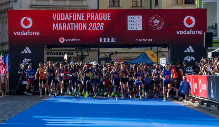 Pražští záchranáři ošetřili desítky běžců. Dva účastníci maratonu museli na ARO