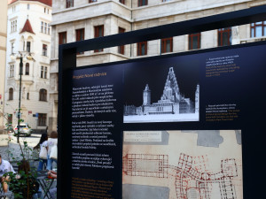 Pražská nová radnice slaví 115 let. Výročí připomíná nová kniha a výstava