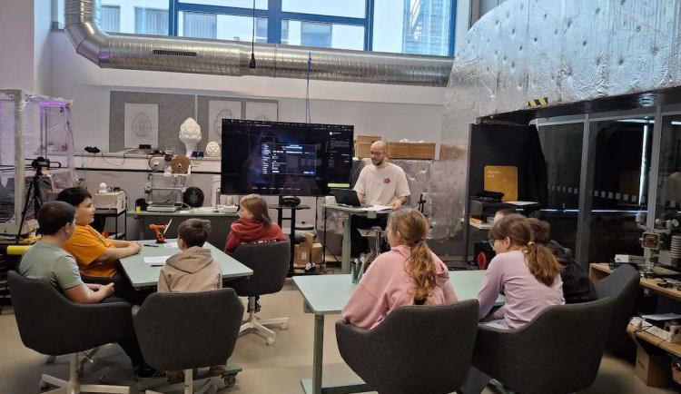 Laboratoř podnikatelského inkubátoru v Liberci se otevřela i školákům