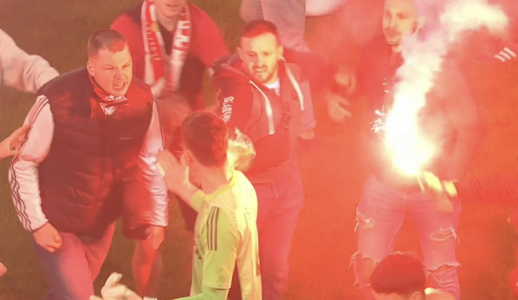 Na Surovčíka se vrhli fanoušci Slavie