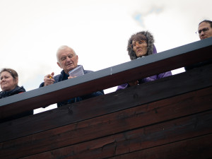 FOTO: Dostihy a sázky naživo. Podívejte se, jak to vypadá na chuchelském závodišti