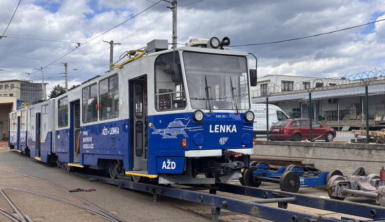 Brněnská KT8 dostala nový život. Jako bateriová vlakotramvaj vyjede na železnici