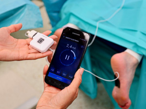 Na Bulovce léčí inkontinenci přelomovou metodou, pomůže chytré zařízení pod kůží