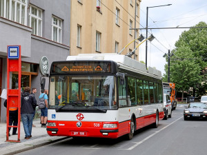 Historický návrat trolejbusů. Po desítkách let vyjely na Strahov i Hanspaulku