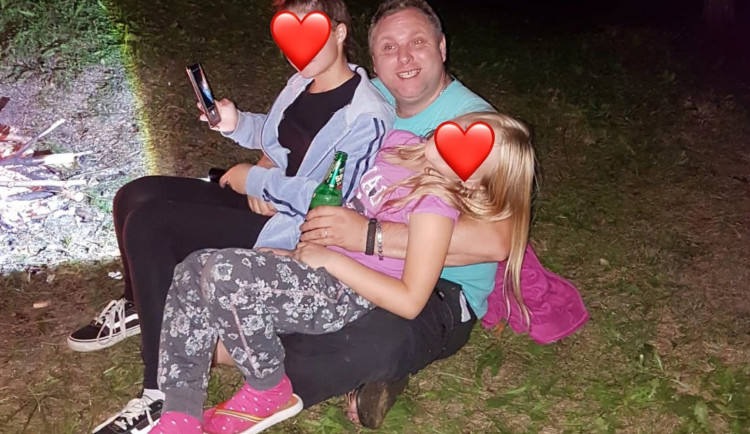 Cyklistu srazil na cestě do práce autobus, na místě zemřel. Pro rodinu vznikla sbírka