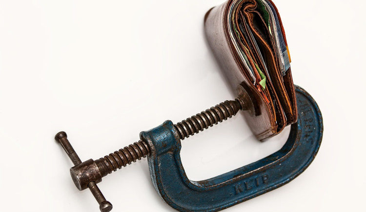 Osobních bankrotů letos ubylo, klesl i počet návrhů