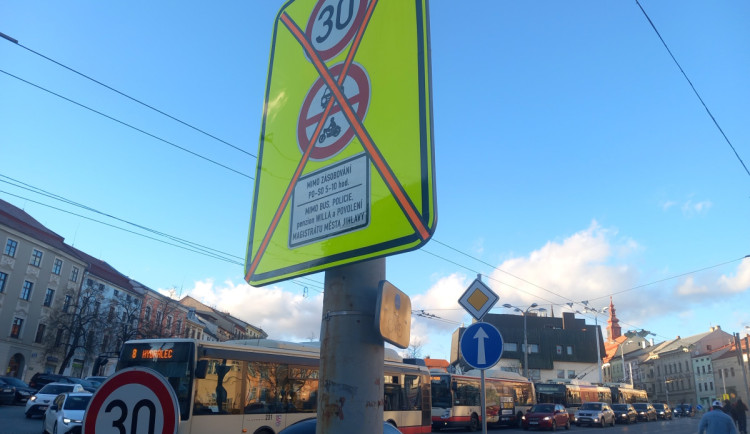 ANKETA: Změna v centru Jihlavy, Masarykovo náměstí je opět průjezdné pro všechny
