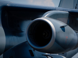 FOTO: Armáda si převzala první dopravní letoun Embraer. Podívejte se, jak vypadá uvnitř