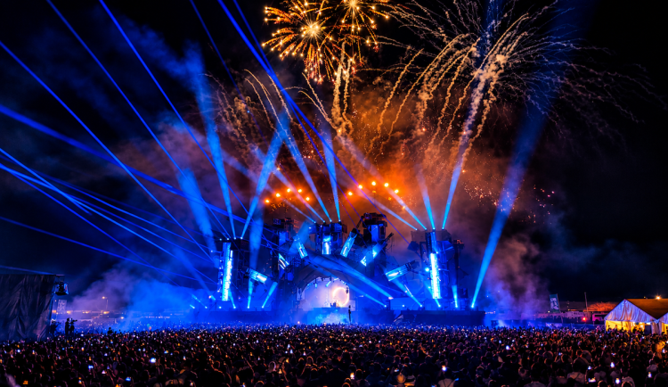 Pendulum i Chase & Status. Let It Roll přivedl k Jezeru Most 25 tisíc lidí