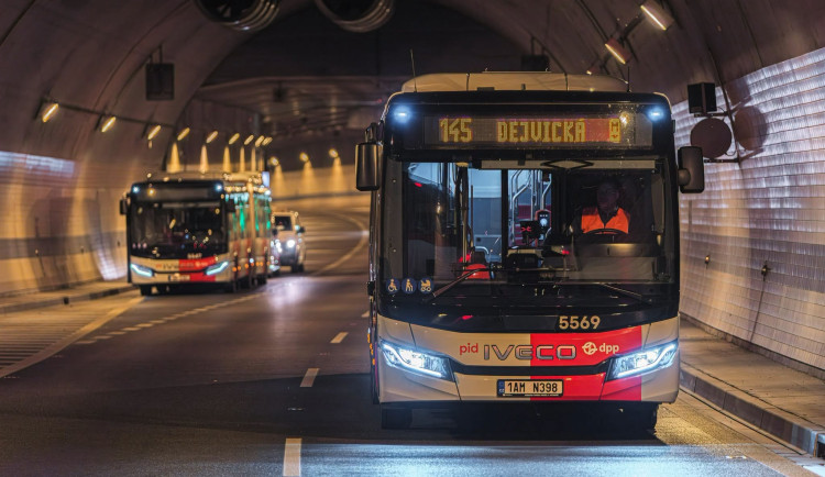 Tunelem Blanka brzy začne jezdit autobus, jízdní řády už jsou připraveny