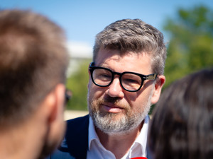 FOTO: Poslední rozloučení s Milanem Knížákem. Při obřadu promluvili Klaus a Klempíř