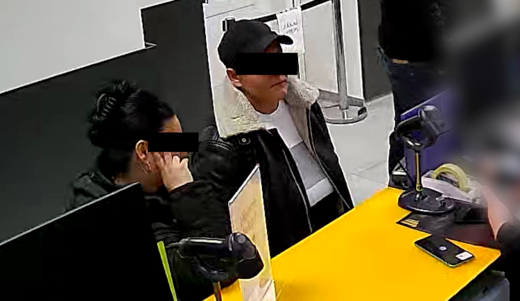 Policie odvolala pátrání po ženě kvůli ukradeným 50 tisícům