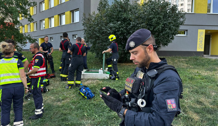 Při tlakové zkoušce prasklo v Praze vodovodní potrubí, jeden člověk zemřel