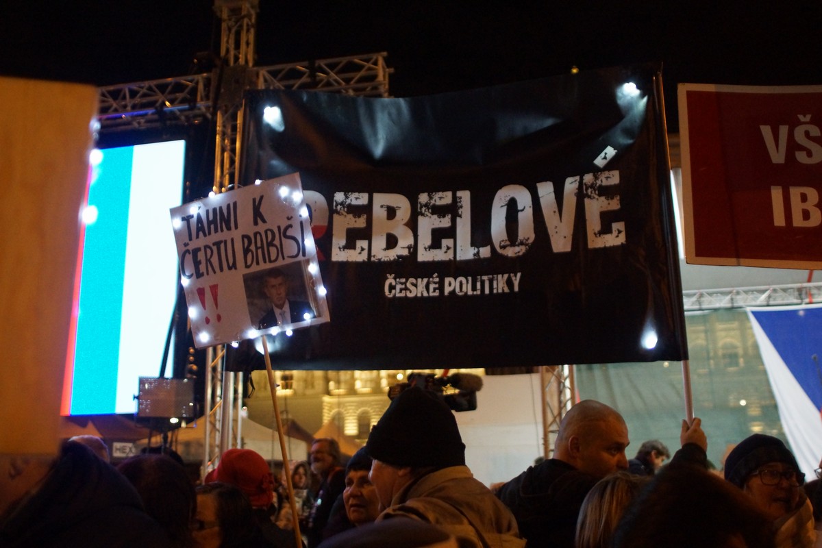 Demonstrace proti Babišovi se účastnilo 50 tisíc lidí. Za týden se akce bude opakovat