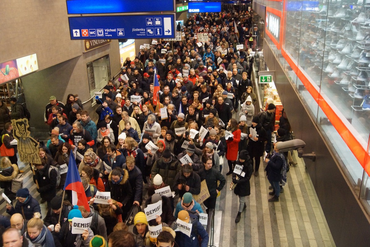 Demonstrace proti Babišovi se účastnilo 50 tisíc lidí. Za týden se akce bude opakovat