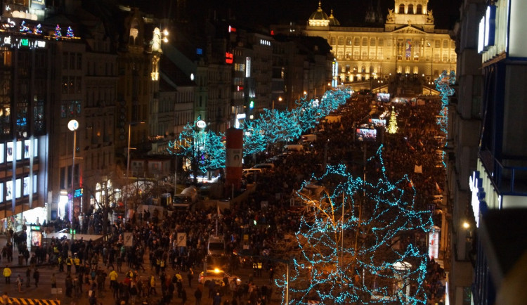 Demonstrace proti Babišovi se účastnilo 50 tisíc lidí. Za týden se akce bude opakovat