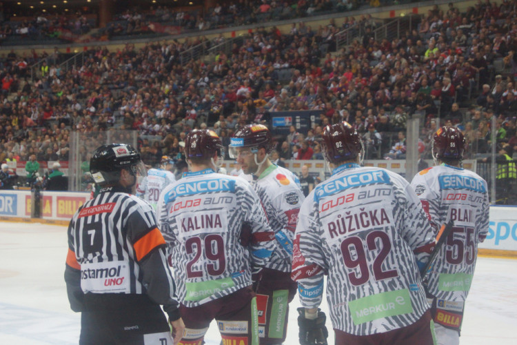Sparta v divokém utkání přestřílela Karlové Vary