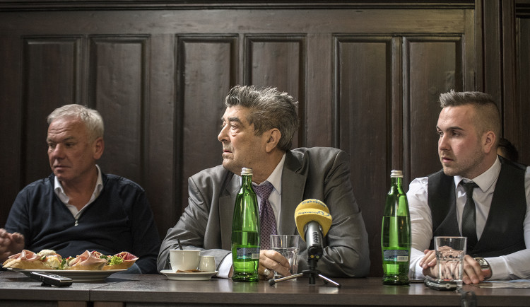 FOTOGALERIE: O víkendu startuje 425. Matějská pouť. Podívejte se, jak probíhají přípravy