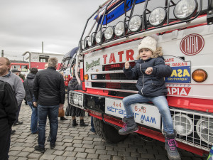 FOTOGALERIE: Od Rudolfina dnes odpoledne vyrazila Expedice Tatra kolem světa 2