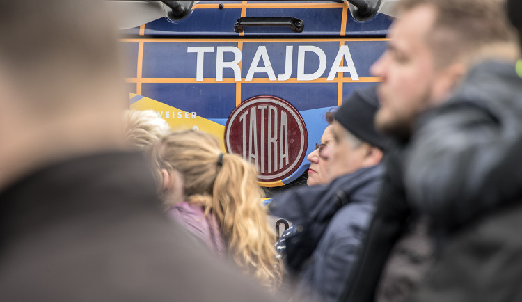 FOTOGALERIE: Od Rudolfina dnes odpoledne vyrazila Expedice Tatra kolem světa 2