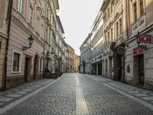 FOTOGALERIE: Vydejte se na procházku liduprázdnou Prahou